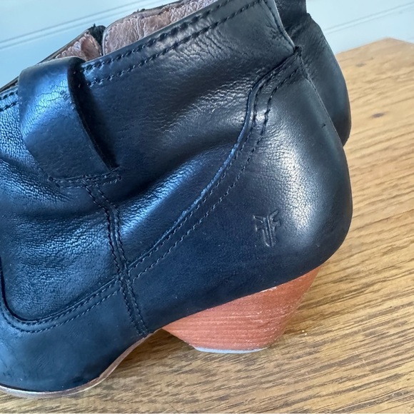 frye regina womens size 7.5 shoes black leather side zip wedge ankle booties - Picture 3 of 12